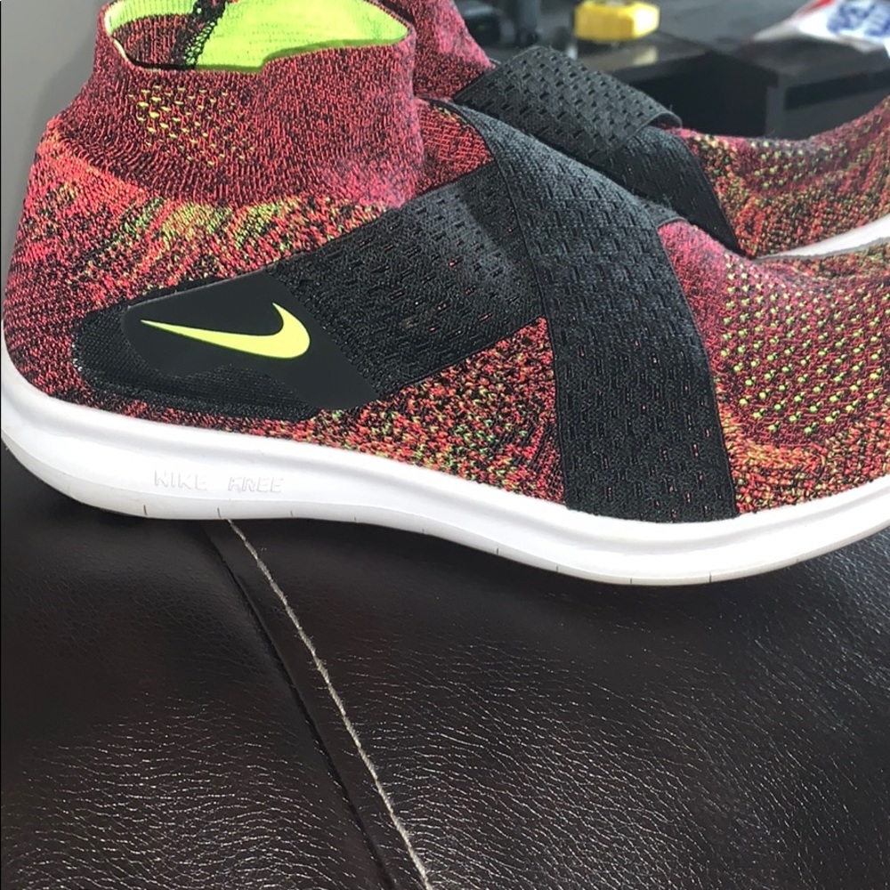 Nike free running shoe size 8
